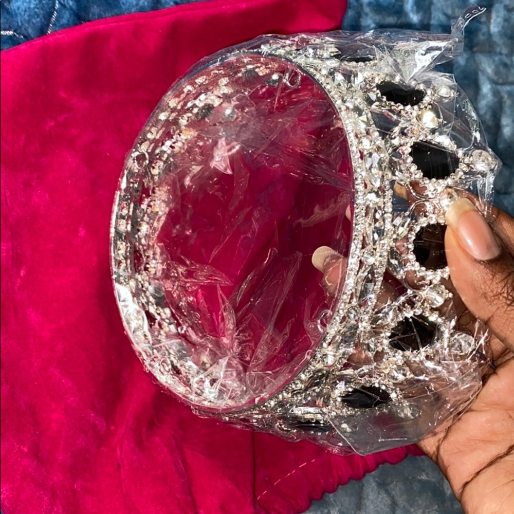 tiara - Picture 4 of 5